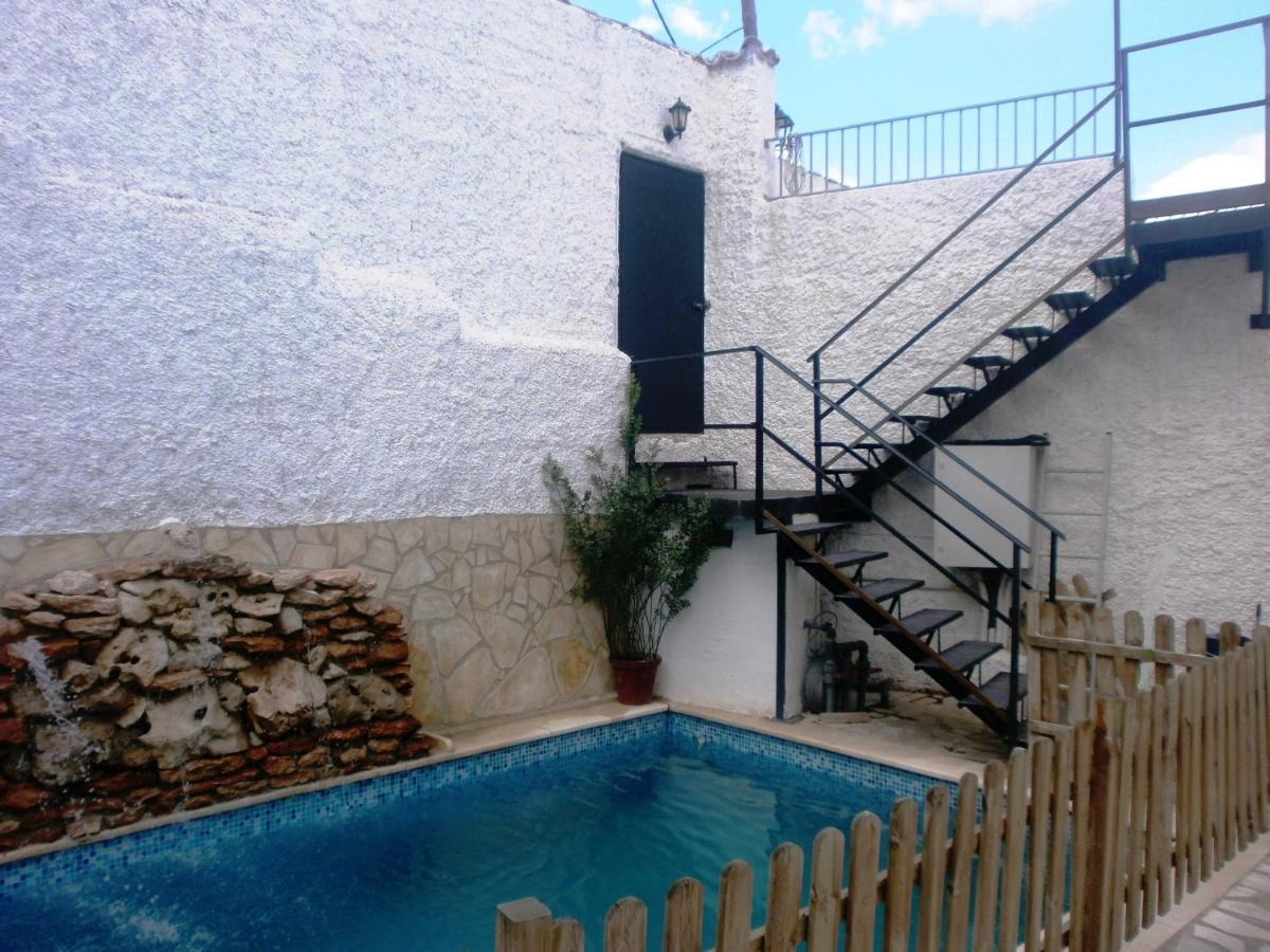 La Serrana Bedmar y Garciez Luaran gambar